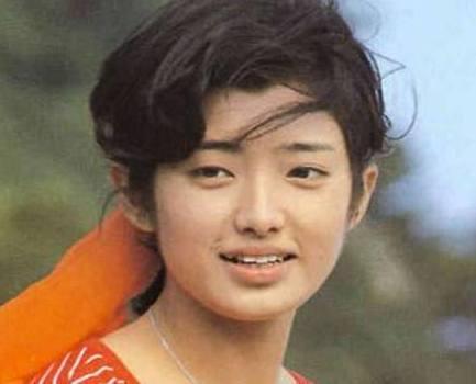 12+ 山口百恵 山口 百 惠 PNG